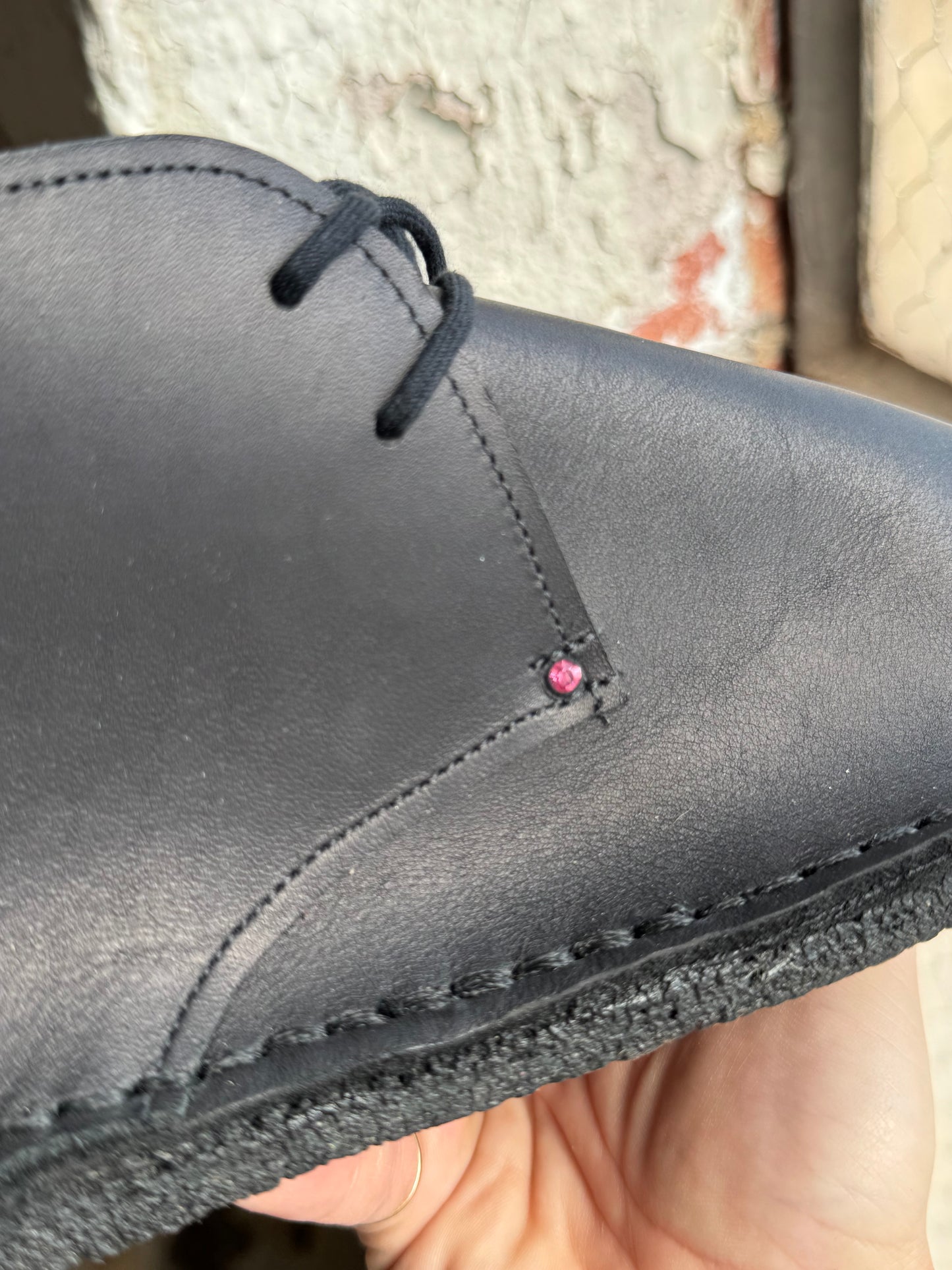 Dimovi Desert Boots - Black with Magenta Accents